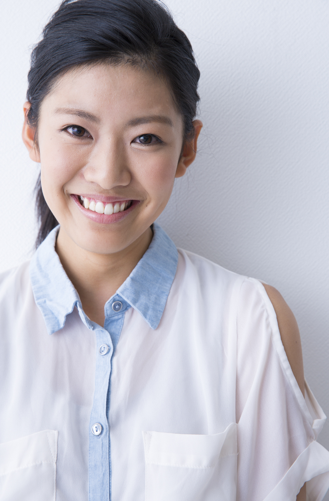 山本ひとみ