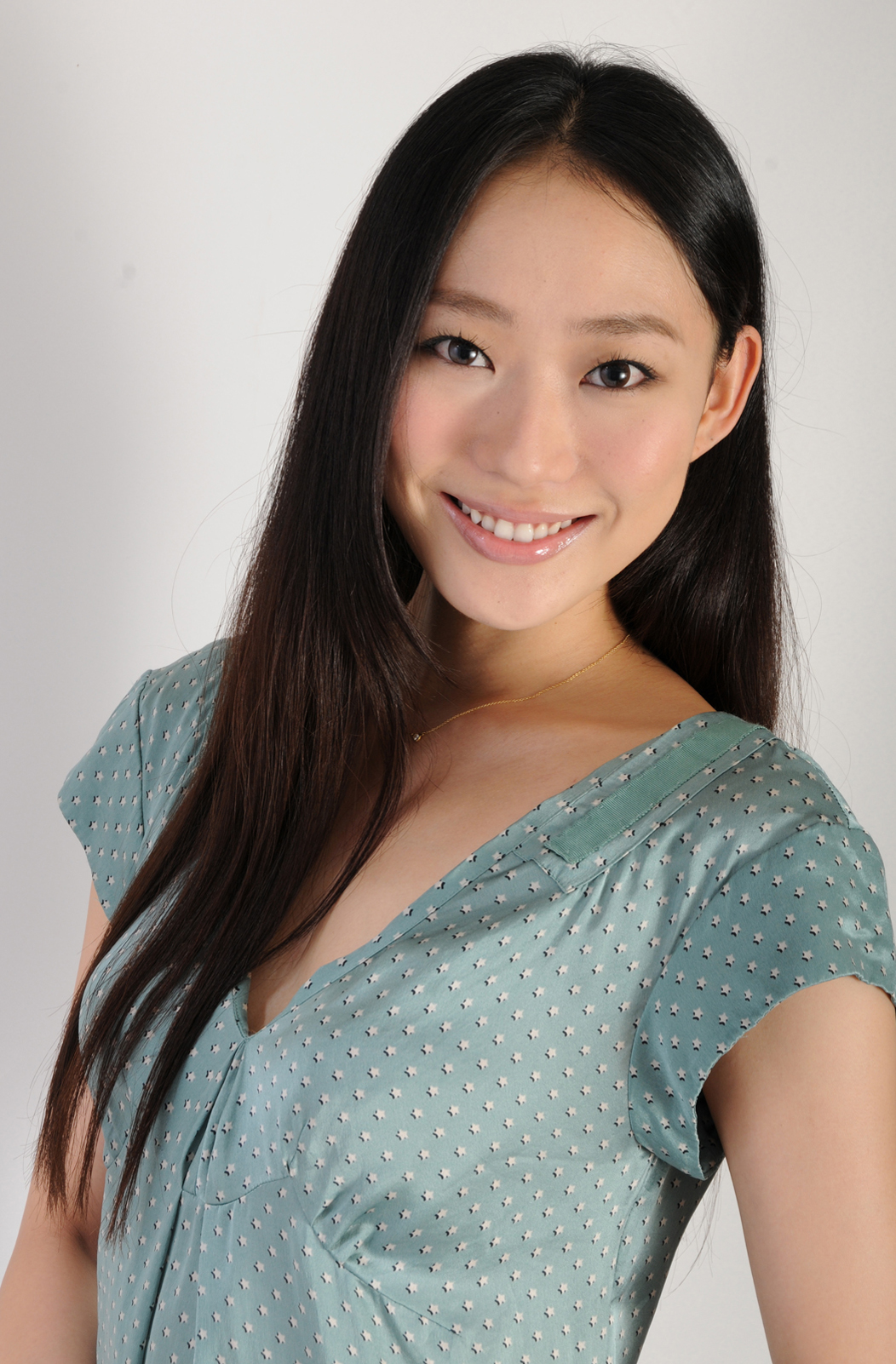 市川奈央